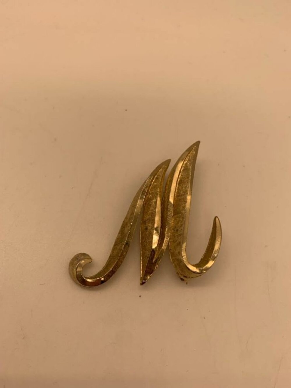 EUC Vintage Mamselle Gold Tone Letter M Monogram Brooch